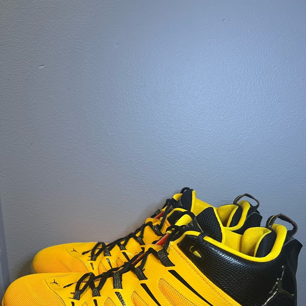Jordan CP3 9 ‘Dragon Breath’ - Picture 2 of 5